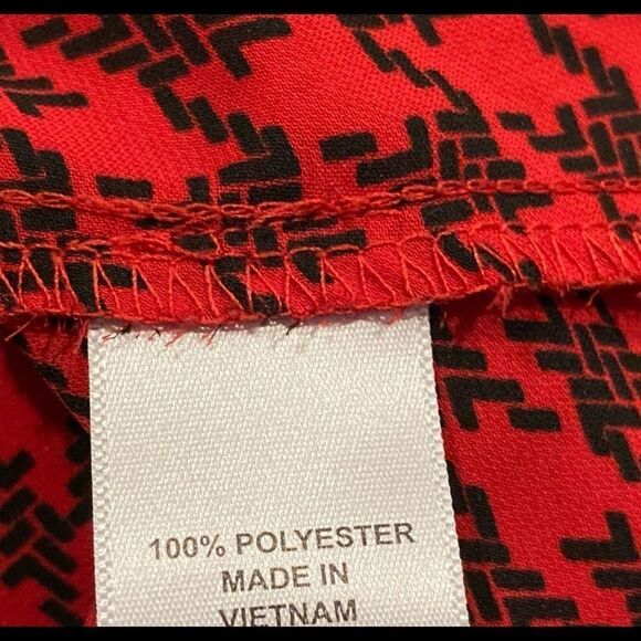 Elle Red sleeveless ruffled top Small - Picture 6 of 6